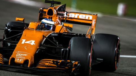 Alonso, durante la clasificación de Abu Dhabi Alonso, durante la clasificación de Abu Dhabi