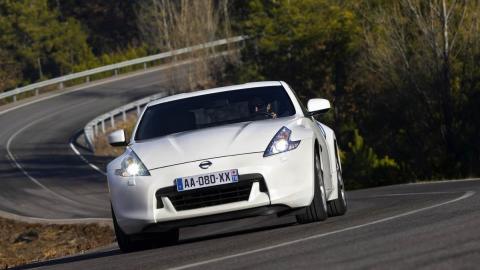 Los coches más baratos con más de 300 CV: Nissan 370Z Y sus 328 CV sacados de un V6