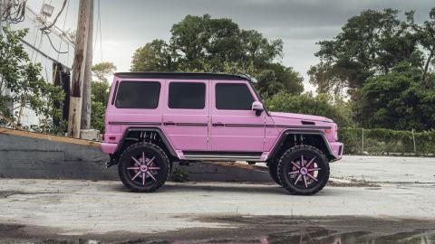 Mercedes-AMG G500 4x4² Rosa Mercedes-AMG G500 4x4² Rosa