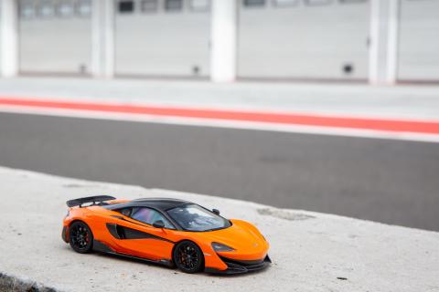 McLaren 600LT a escala