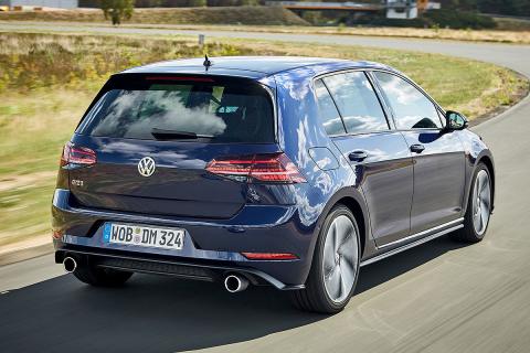 Mercedes Clase A 250 contra el Volkswagen Golf GTI Performance Mercedes Clase A 250 contra el Volkswagen Golf GTI Performance