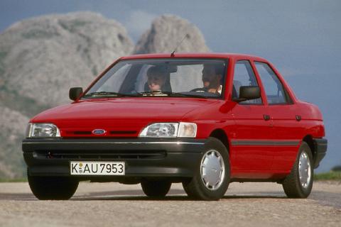 Ford Orion u Opel Kadett sedán Ford Orion u Opel Kadett sedán