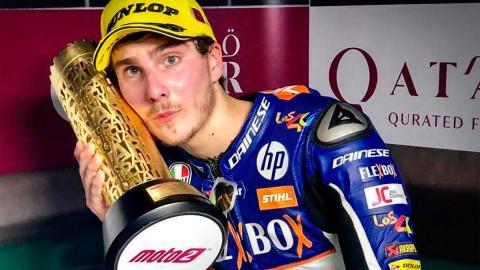 Carrera Moto2 Qatar 2019 Baldassarri Triunfa Ante La Remontada De Luthi Motos Motos Autobild Es