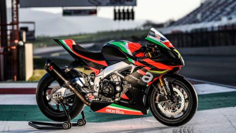 Aprilia RSV4 X moto competicion edicion limitada lujo altas prestaciones circuito