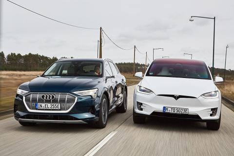 Tesla Model X vs Audi e-tron Tesla Model X vs Audi e-tron