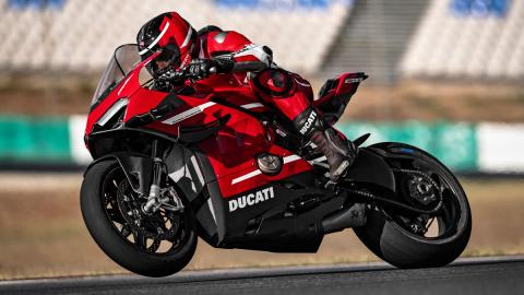 new high performance sports bike