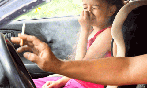 fumar en el coche grecia fumar en el coche
