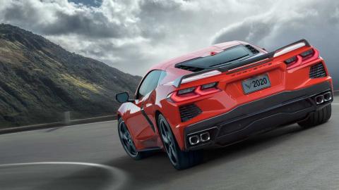 chevrolet-corvette-c8-europa_trasera-rojo chevrolet-corvette-c8-europa_trasera-rojo
