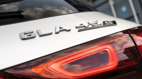 mercedes-gla-45_logo mercedes-gla-45_logo