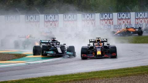 Verstappen y Hamilton en Imola