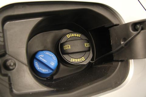 Adblue, por qué lo necesita un coche diésel y cuánto cuesta