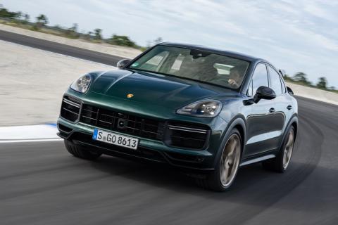 Porsche Cayenne or Lamborghini Urus, who is better in engine, performance, consumption and price