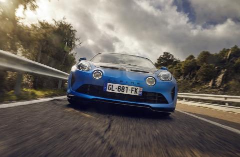 Test Alpine A110 R, the fastest and wildest of the entire range
