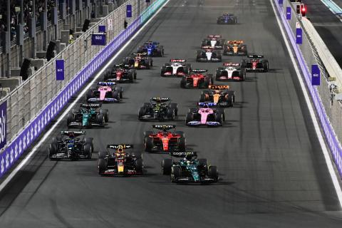 Fernando Alonso salida GP Arabia Saudi