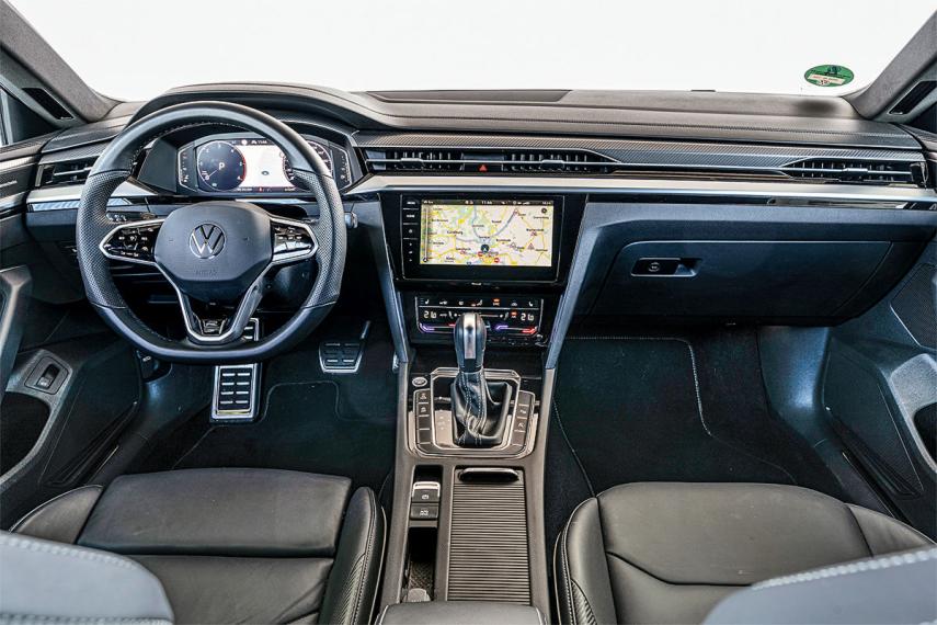 cockpit-arteon-2312121.jpg