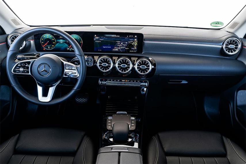 cockpit-cla-2312119.jpg