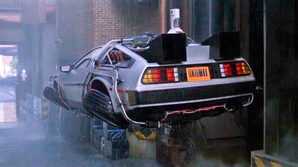 DeLorean DMC-12 - Regreso al Futuro - Segunda Parte DeLorean DMC-12 - Regreso al Futuro - Segunda Parte