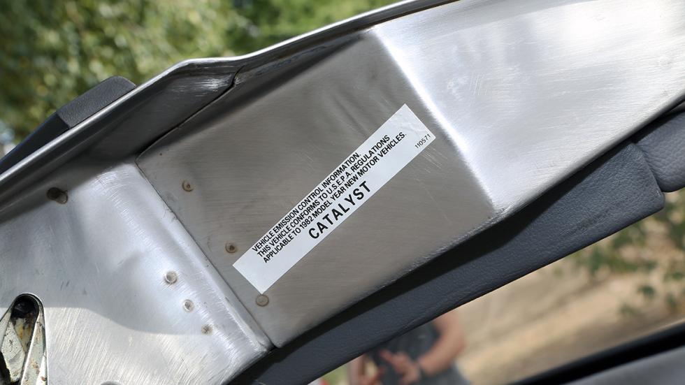 Prueba-DeLorean-DMC-12-puerta-catalizador Prueba-DeLorean-DMC-12-puerta-catalizador