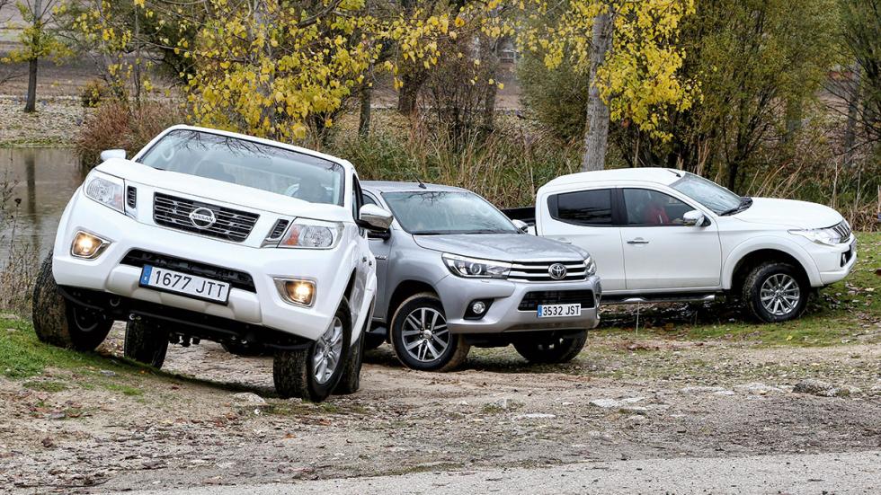 Comparativa pick-up Mitsubishi L200 Nissan Navara NP300 Toyota Hilux delantera Comparativa pick-up Mitsubishi L200 Nissan Navara NP300 Toyota Hilux delantera