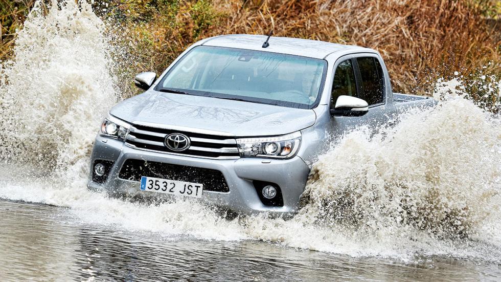 Toyota Hilux 2.4 D Cabina Doble Toyota Hilux 2.4 D Cabina Doble