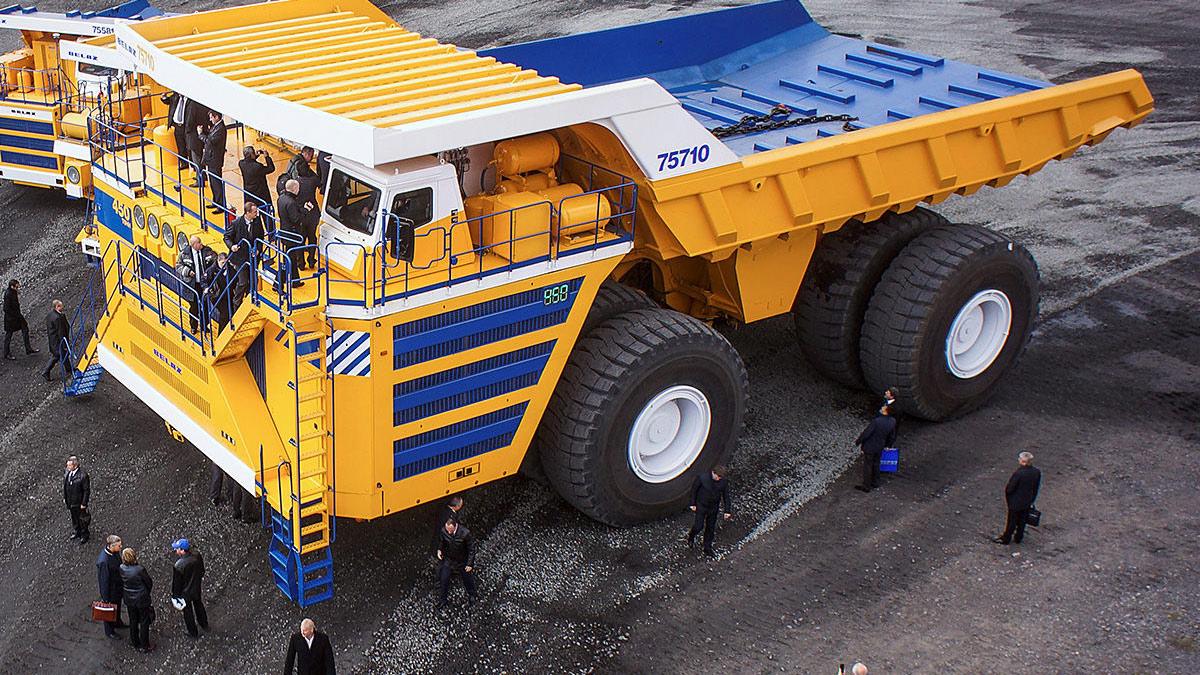 El camión más grande del mundo, el BelAZ 75710 Autobild.es El camión más grande del mundo, el BelAZ 75710 Autobild.es
